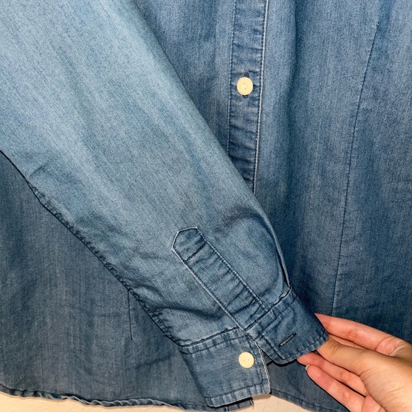 PER SE Blue Chambray Denim Cotton Blend Button Up Top M - Picture 6 of 9